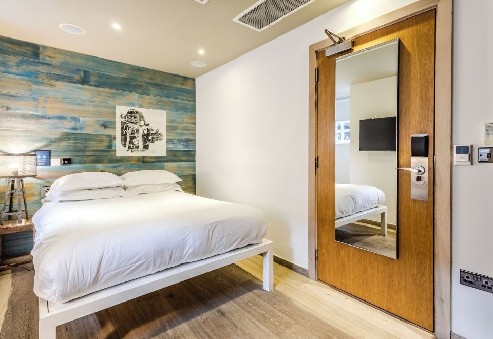 Stay Central Hotel